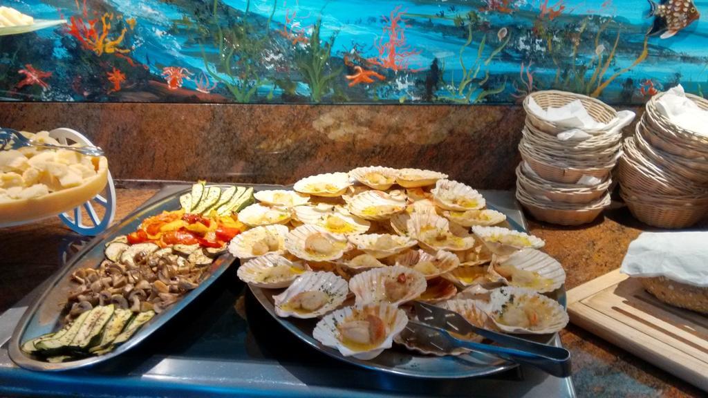 Hotel Vina De Mar Lignano Sabbiadoro Bagian luar foto