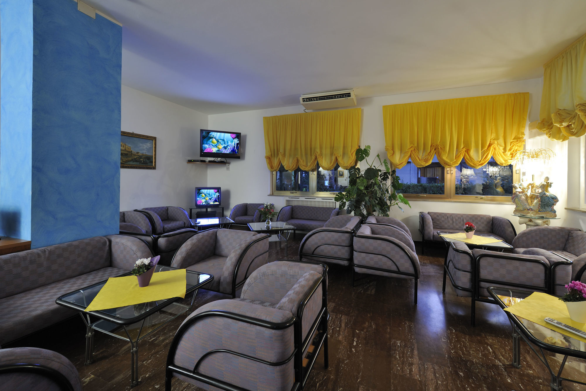 Hotel Vina De Mar Lignano Sabbiadoro Bagian luar foto