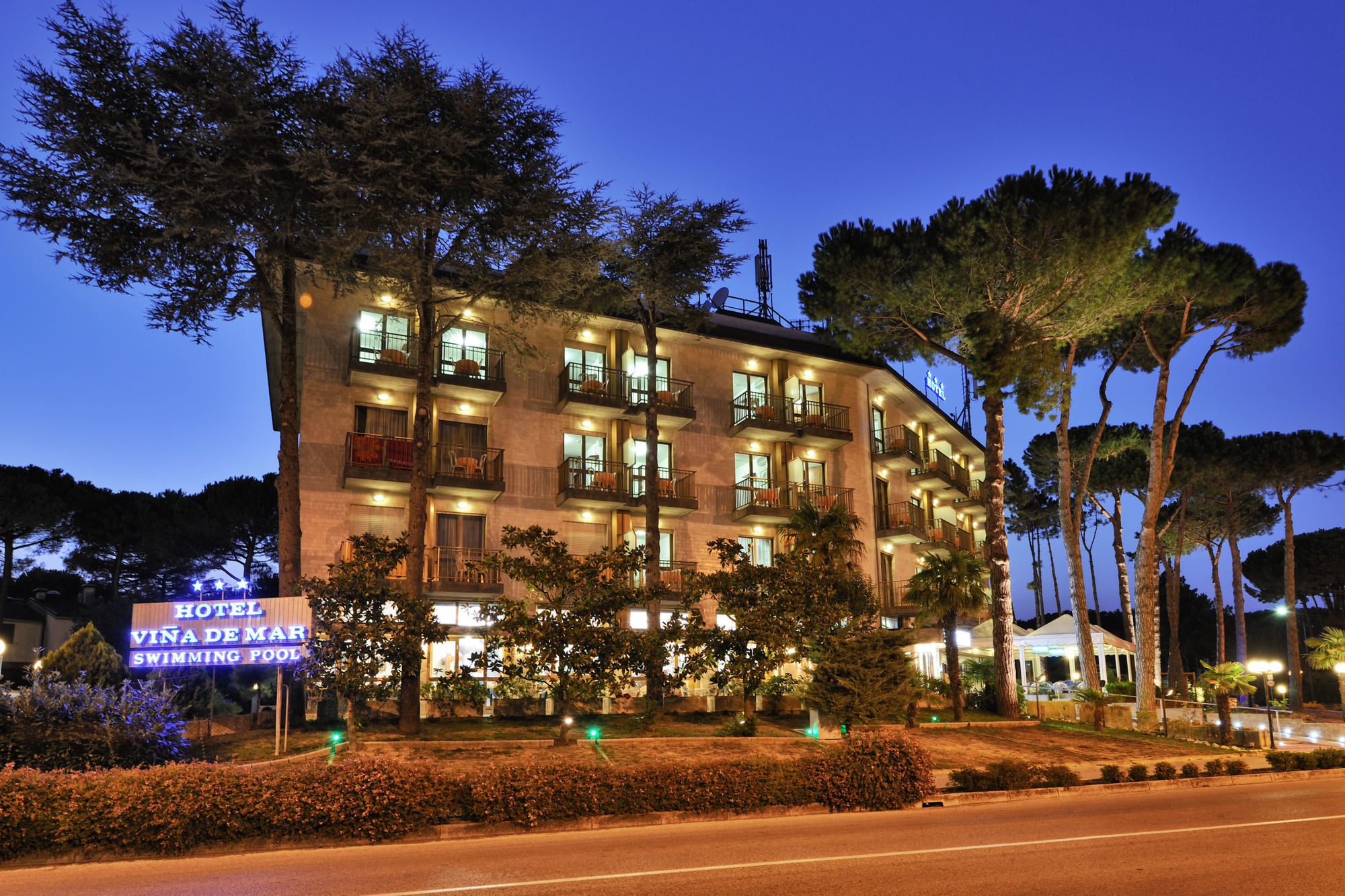 Hotel Vina De Mar Lignano Sabbiadoro Bagian luar foto