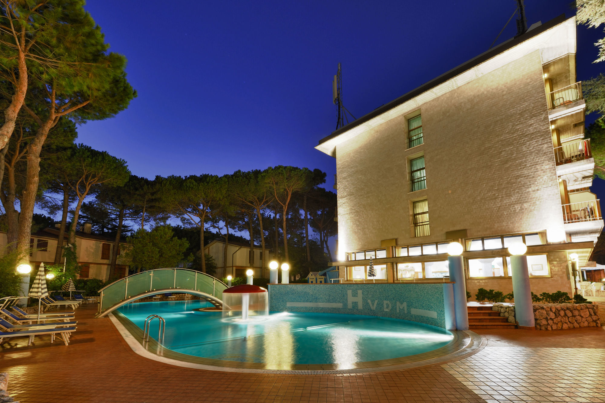 Hotel Vina De Mar Lignano Sabbiadoro Bagian luar foto