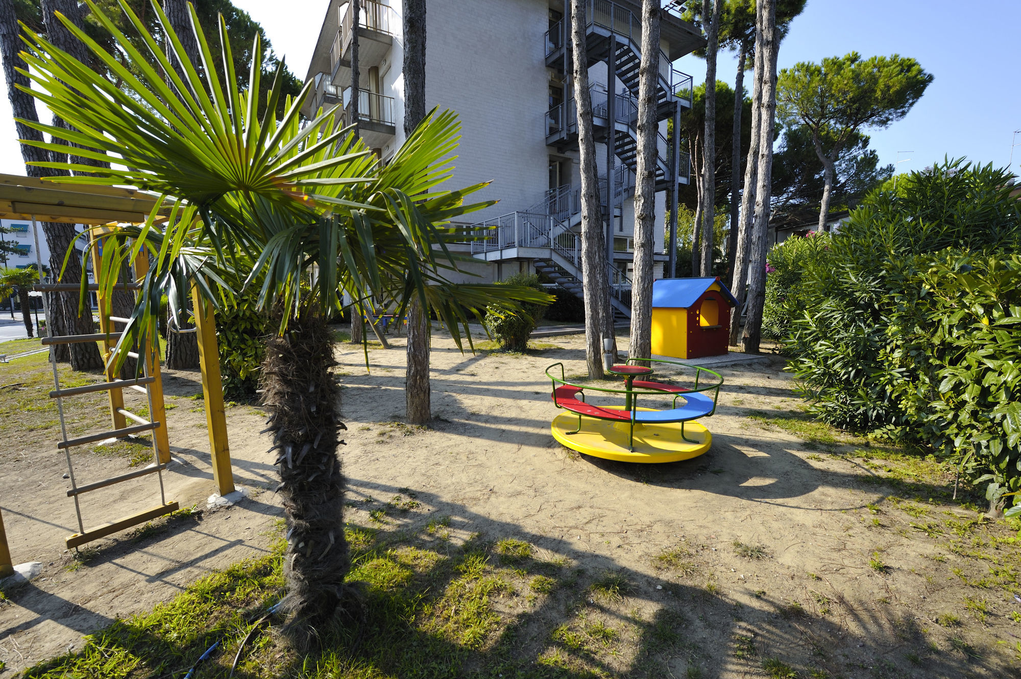Hotel Vina De Mar Lignano Sabbiadoro Bagian luar foto